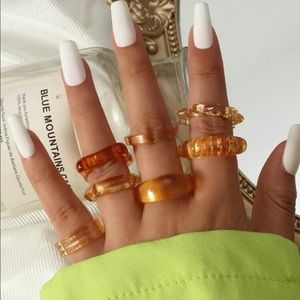 Set of seven plastic rings